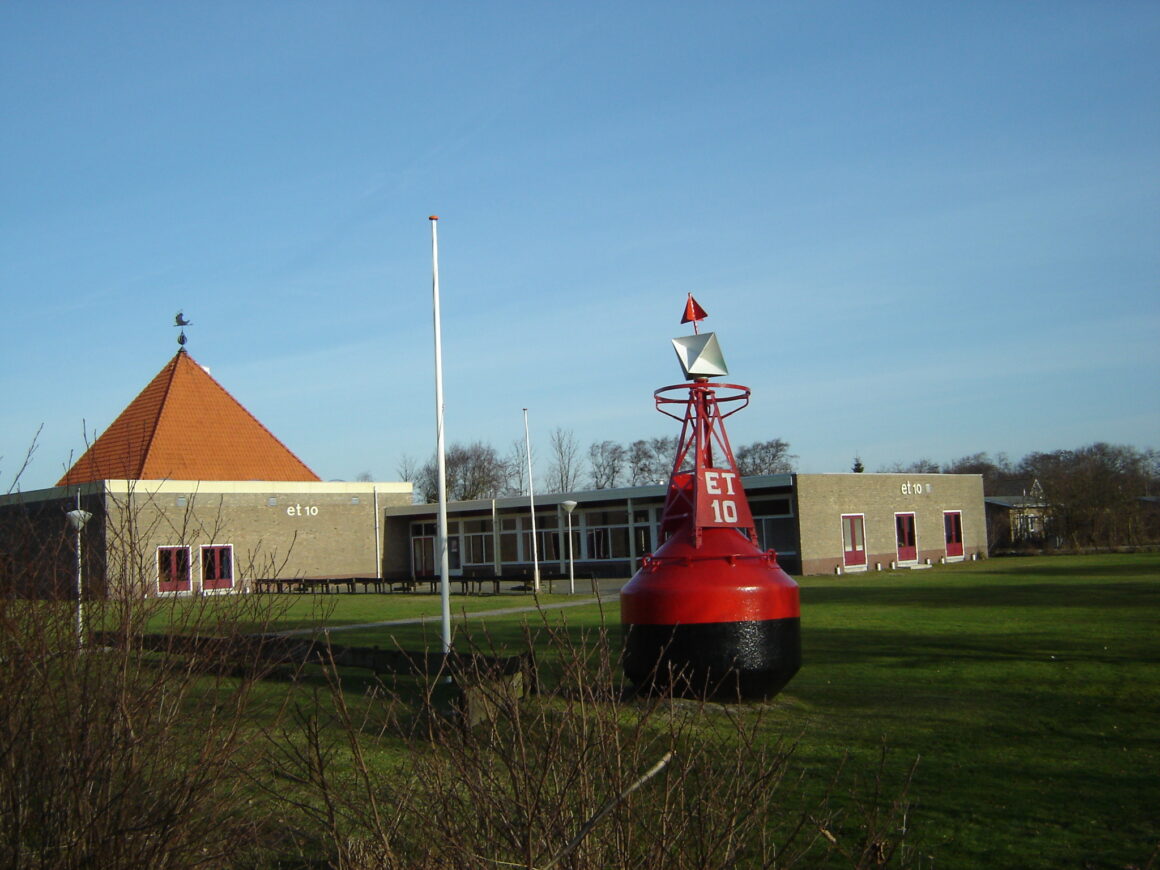 DSC01149 Kerk en dorpshuis ET10